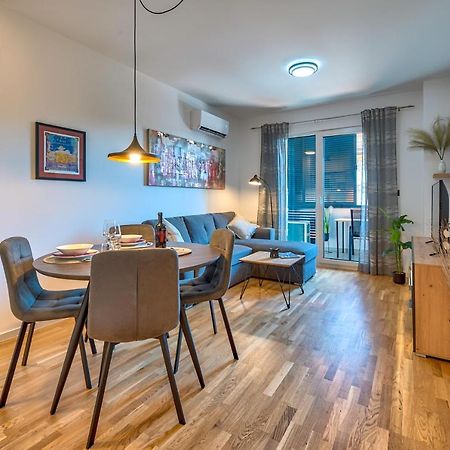 Art Apartment Monvidal Пула Экстерьер фото