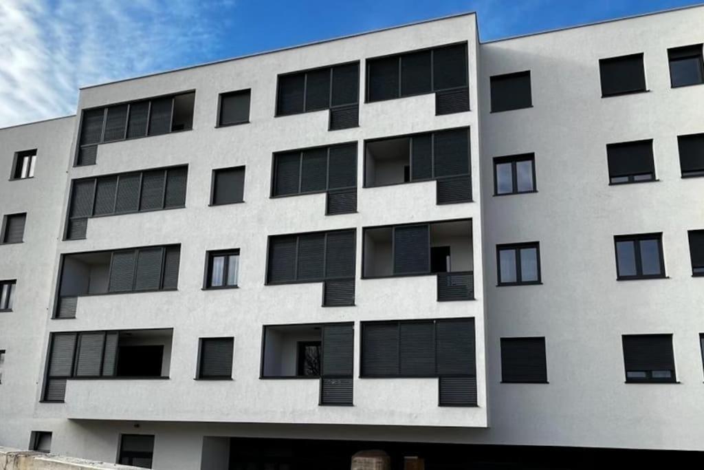 Art Apartment Monvidal Пула Экстерьер фото